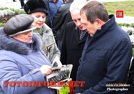Кировоград: в городе почтили память героев-ликвидаторов, памятник Жертвам Чернобіля в кировограде, вдові Чернобіля, Андрей Райкович, Александр Черноиваненко, фото Игоря Филипенко