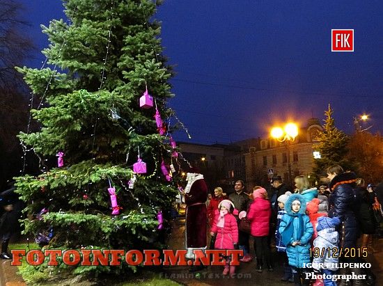 Кировоград: в центре города наряжали новогодние елки, АндрейРайкович. Смирнов, Костенко, кировоградский городской совет, кировоградские новости, кировоград, фото игоря филипенко