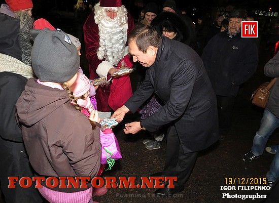 Кировоград: в центре города наряжали новогодние елки, АндрейРайкович. Смирнов, Костенко, кировоградский городской совет, кировоградские новости, кировоград, фото игоря филипенко