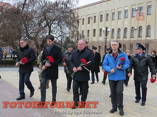 Кировоград: минута молчания и возложение цветов, фото игоря филипенко, Героев Небесной Сотни, Александр Черноиваненко, Сергей кузьменко, Александр Мосин