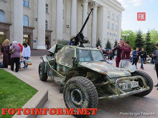 В Кировограде возле горсовета проходит фестиваль (фоторепортаж), фото игоря филипенко, кировоградские новости, книжный фестиваль-выставка «Весняний Книговир» 