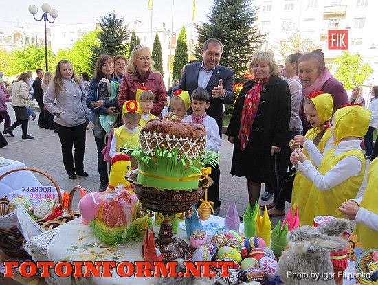 Кировоградцы собрали «Пасхальные корзины» воинам АТО, кировоградские новости, кировоград, пасха 2016, фото игоря филипенко, Андрей Райкович, мэр Кировограда
