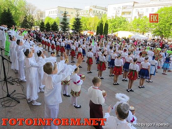 В Кировограде состоялся предпраздничный флешмоб , кировоградские новости, фото игоря филипенко