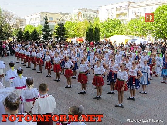 В Кировограде состоялся предпраздничный флешмоб , кировоградские новости, фото игоря филипенко