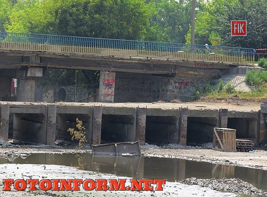 У Кропивницькому продовжується реконструкція дамби на Інгулі