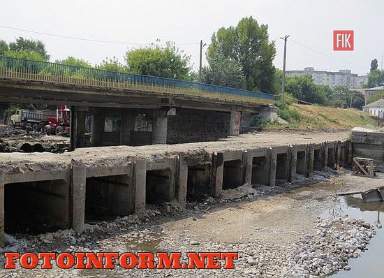 У Кропивницькому продовжується реконструкція дамби на Інгулі