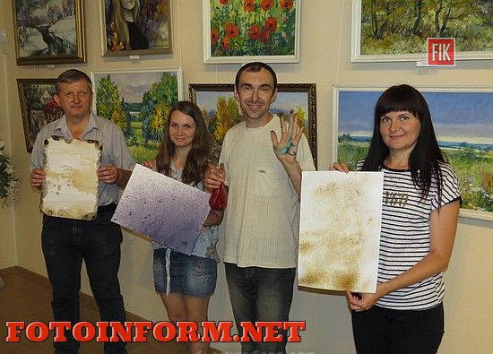 Кропивницкий: горожан научили делать необычную бумагу, Анатолий Кимнатный, Кировоградский областной художественный музей, кировоградские новости, кропивницкие новости, фото Игоря Филипенко