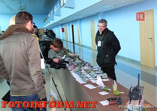 Кировоград: в аэропорт привезли военную технику со всей Украины , Мосин, Штутман, Костенко, Аэропорт кировоград, УГРА, фото Игоря филипенко