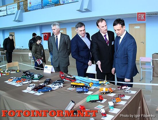 Кировоград: в аэропорт привезли военную технику со всей Украины , Мосин, Штутман, Костенко, Аэропорт кировоград, УГРА, фото Игоря филипенко
