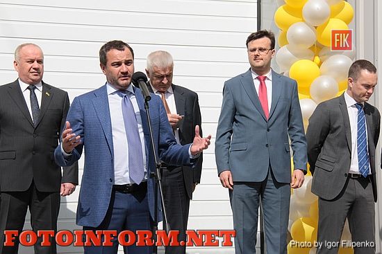 В торжествах приняли участие народные депутаты Украины - председатели парламентских комитетов по вопросам бюджета и по вопросам промышленной политики и предпринимательства Андрей Павелко и Виктор Галасюк и заместитель председателя Федерации работодателей Украины Дмитрий Олейник.