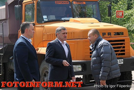 В Кировограде на Балашовке начали ремонтировать дороги (фоторепортаж), Александр Мосин и депутат от округа Дмитрий Терзов, фото Игоря Филипенко