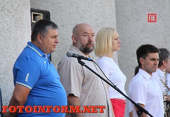 Кропивницкий: в центре города торжественно подняли флаги, фото Игоря Филипенко, кировоградские новости,кропивницкие новости