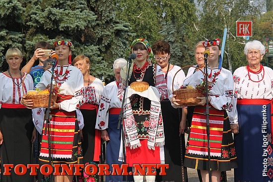 Кропивницкий: в центре города состоялась предпраздничная ярмарка (фоторепортаж)