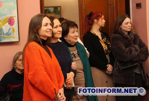 «Медитація для Кіборга»: у Кропивницькому відкрилася виставка Неллі Кірман