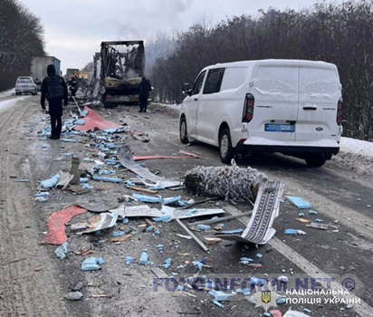 На Кіровоградщині авто зіткнулося зі автобусом, є загиблі (фото)