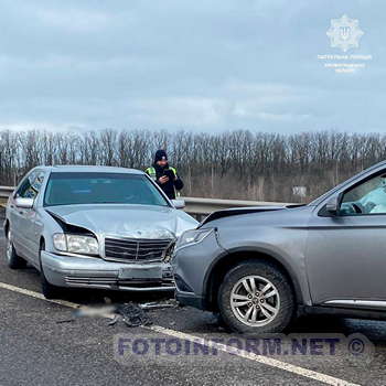 Аварія поблизу Кропивницького: водій Mercedes виїхав на зустрічну смугу в стані сп'яніння (фото)
