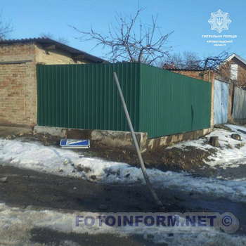 ДТП у Кропивницькому: вантажівка «викинула» легковик з проїжджої частини (фото)