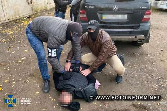 бандити «вибивали» з людей гроші