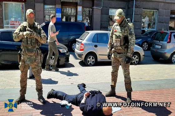 У Кропивницькому затримали посадовця, який за гроші давав можливість ухилитись від мобілізації (ФОТО)