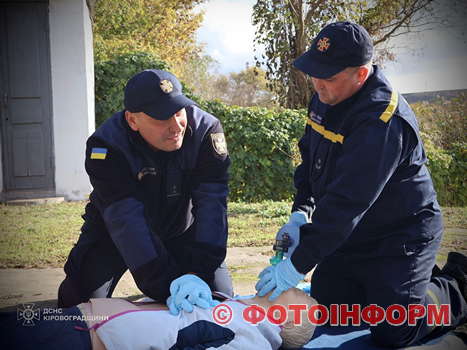 Рятувальники Кіровоградщини вдосконалюють навички порятунку на воді (ФОТО)
