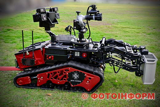 Рятувальники Кіровоградщини отримали безпілотний наземний роботизований комплекс (ФОТО)