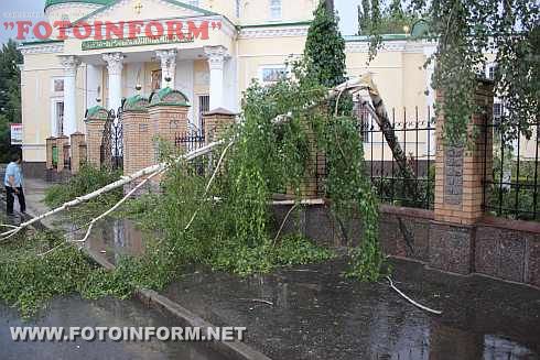 Кировоград: ураган с градом крушил все вокруг (ФОТО)