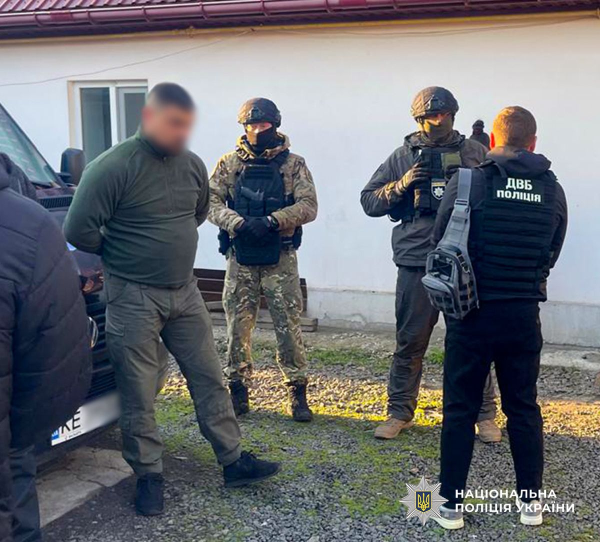 Затримання «чорного лісоруба» правоохоронцями в лісосмузі