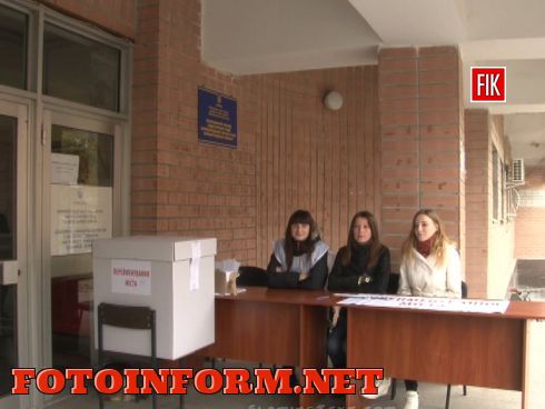 В опросе о переименовании нашего города, который проходит сейчас возле каждого избирательного участка, принимает участие гораздо меньшее количество людей, чем в выборах городского главы, депутатов в областные и городские советы.
