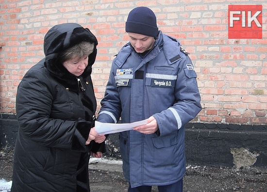 Піклуючись про безпеку громадян, рятувальники Кіровоградщини проводять з профілактичні відпрацювання населених пунктів області: нагадують як запобігти пожежам під час опалювального сезону та святкувань Нового року і Різдва Христового.