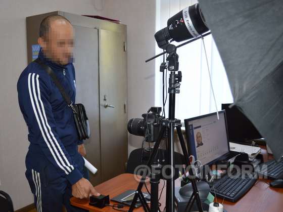 З Кіровоградщини працівники сектору нелегальної міграції Управління Державної міграційної служби в області спільно зі співробітниками відділу міграційної поліції Головного управління Національної поліції в області примусово видворили двох громадян Азербайджанської Республіки.