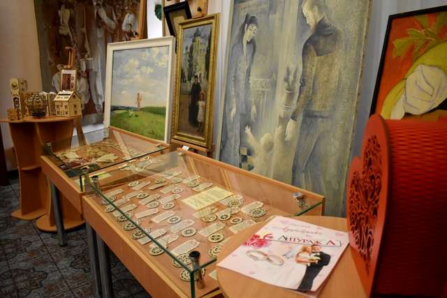 У Кропивницькому до Дня родини відкрили виставковий проект.