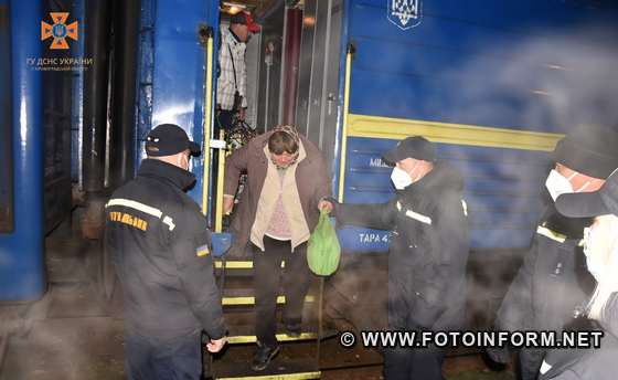 Сьогодні, 17 жовтня, Кіровоградщина прийняла чергову групу громадян, що змушені через війну покинути свої домівки та евакуюватись у більш безпечні території. Кіровоградщина з початку війни дала прилисток сотням тисяч українців з інших регіонів і зараз продовжує приймати жителів Донеччини.