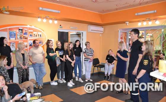 на об’єктах з масовим перебуванням людей проводять інструктажі