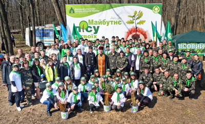150 учасників акції «Майбутнє лісу у твоїх руках» подарували Кіровоградщині новий ліс (ФОТО)