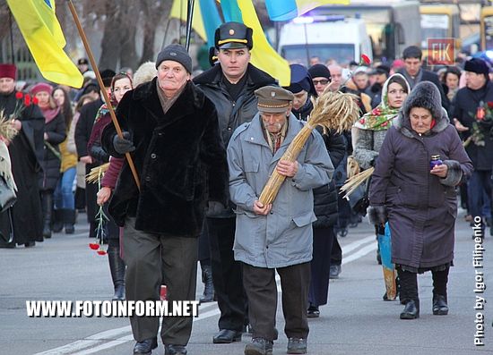 Сегодня, 26 ноября, на Крепостных валах жители города почтили память жертв Голодомора.