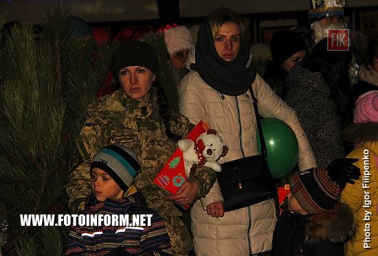 Сегодня, 19 декабря, по случаю Дня Святого Николая на площади возле городского совета состоялись торжества.