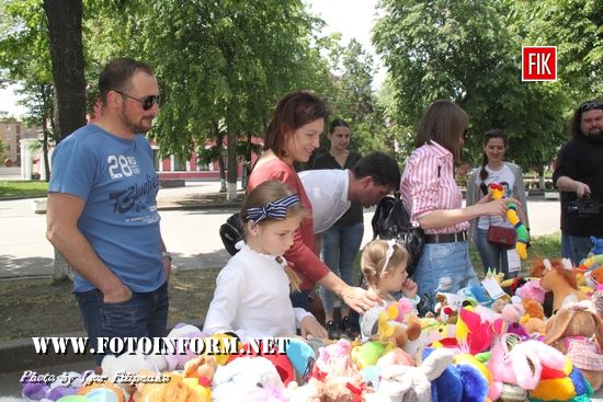 У Кропивницькому журналісти збирали гроші онкохворим дітям