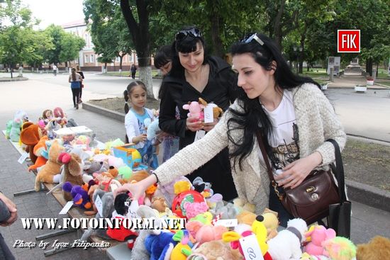 У Кропивницькому журналісти збирали гроші онкохворим дітям