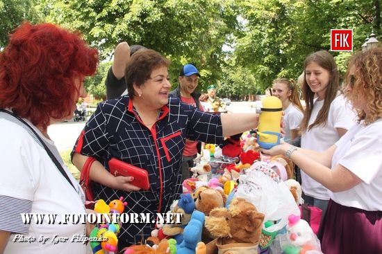У Кропивницькому журналісти збирали гроші онкохворим дітям