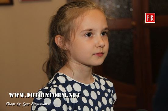 У Кропивницькому відкрилась виставка юної художниці (фоторепортаж)