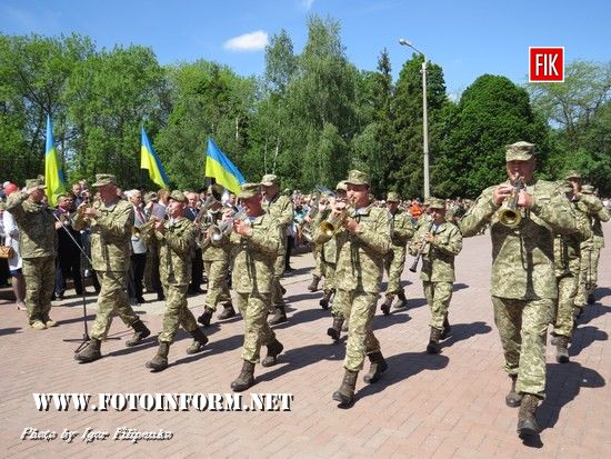 У Кропивницькому тисячі мешканців міста відсвяткували 72-у річницю Перемоги над нацизмом (фоторепортаж)