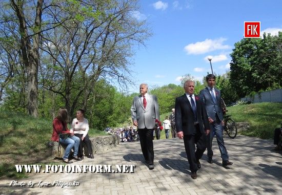 У Кропивницькому тисячі мешканців міста відсвяткували 72-у річницю Перемоги над нацизмом (фоторепортаж)