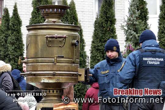 водохреще, Хрещення Господнє, фото игоря филипенко, Кропивничани вишикувалися в чергу за освяченою водою (фоторепортаж)