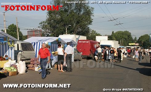 Ярмарка: Кировоградцы гребли мешками (ФОТО) Ярмарка: Кировоградцы гребли мешками (ФОТО)