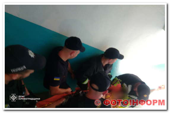 Літню жінку врятували з квартири у Кропивницькому (ФОТО)