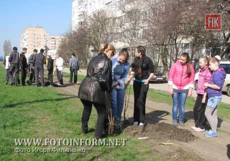 Кировоград: тысячи жителей города вышли на улицу (фоторепортаж)