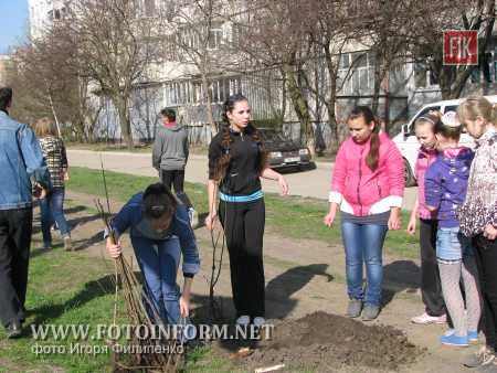 Кировоград: тысячи жителей города вышли на улицу (фоторепортаж)