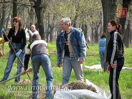 Кировоград: тысячи жителей города вышли на улицу (фоторепортаж)