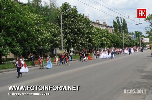 Кировоград состоялся парад невест (фоторепортаж)