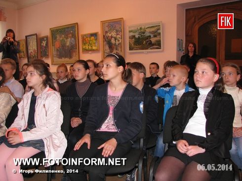 6 мая в Кировоградском областном художественном музее состоялось открытие выставки художественных произведений «Цена Победы», посвященной 69-й годовщине Великой Победы в Великой Отечественной войне.